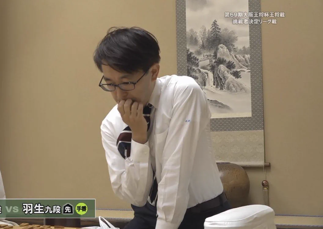 今でも変わっていない？羽生先生が将棋を指していて考え込む仕草が子供の頃と今でも一緒www