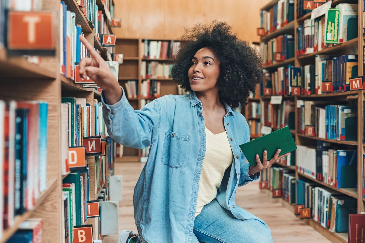 PinesPrairie's tweet photo. What’s on your reading list this year? Check out your next book from the Monticello Library! https://t.co/WC6WlCwwYx https://t.co/gCOxzu7QlO