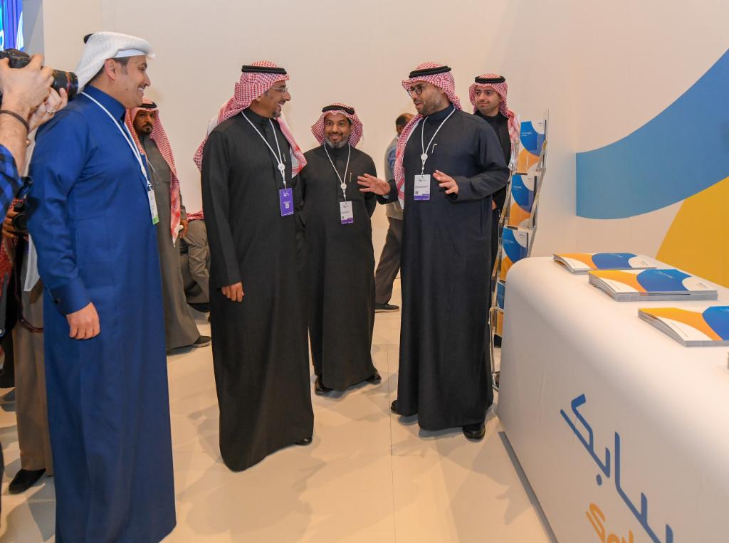 SABIC's tweet photo. We are glad to be recognized by the Minister of Transport for our strategic sponsorship of @TheRailwayForum where we shared our experience in a proven Global Supply Chain model and discussed future logistical growth opportunities and services in the Kingdom

#TRF2020
#SABIC https://t.co/ktuKSF1ZAU