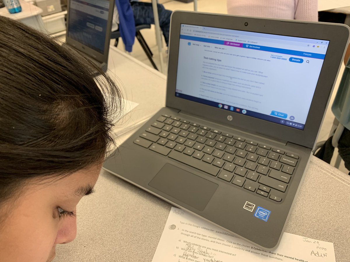 EugeneUyeda's tweet photo. Today on #BellLetsTalk day, 7A explores the many resources available on the Kids Help Phone website. @MountainashPS https://t.co/qJWtv55Psa