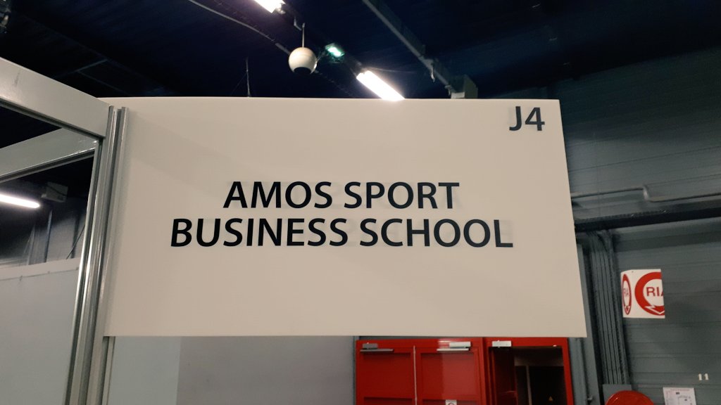 AMOS_Nantes's tweet photo. Bonsoir @lemanstourisme ! Demain @AMOS_Nantes sera au salon #formasarthe stand J04! Venez parler 🗣#SportBusiness #SportJob #carriere #etudesetpassion avec nos ambassadeurs ! 👨🏼‍🏫👩‍🏫 https://t.co/23rSwk9hyE