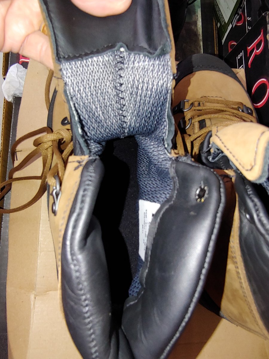 dmsurplus's tweet photo. #RockyBoots  #Danner  #MilitarySurplus Why Pay $300??? #CNYRegionalMarket 2100 Park Street Syracuse NY 13208
Sundays 0700-1400hrs Building "A" https://t.co/nczyH9bKSY