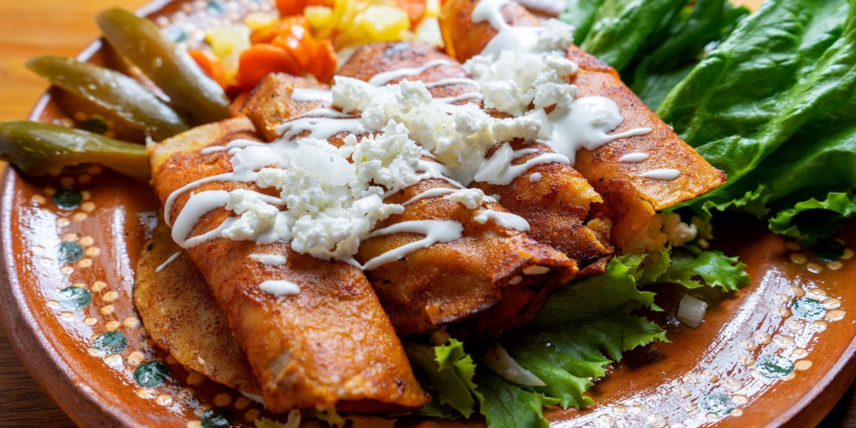reservagrupos's tweet photo. Querétaro es un estado rico culturalmente y si hablamos de gastronomía es un estado con una gran variedad de comida típica. La gastronomía de Querétaro está ligada a las fiestas tradicionales, ya que en estas donde se puede deleitar esta comida.
https://t.co/ShhU3MJwRg https://t.co/IeJU8XUBdt
