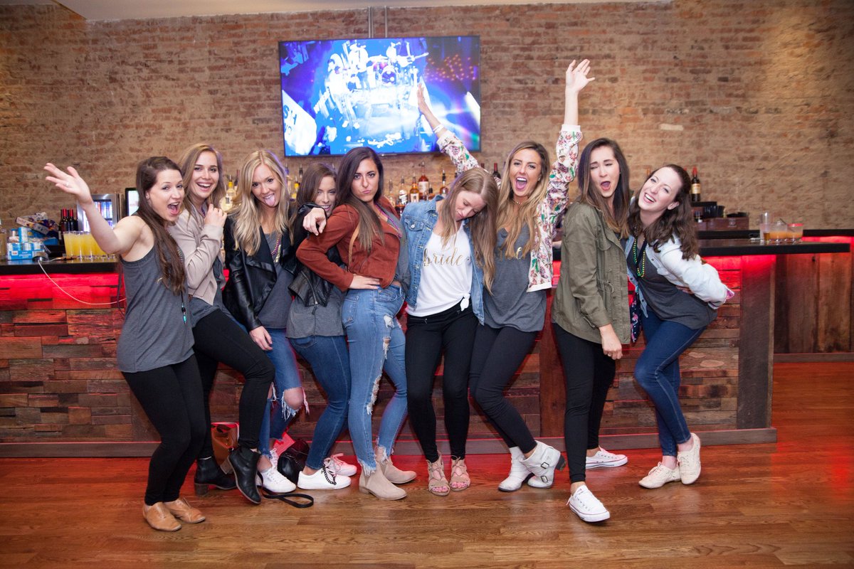 FamousNashville's tweet photo. Host your next celebration in Nashville’s Music District with up-close views of the city and Cumberland River. Our Green Room is a 5,000 square foot, thoughtfully designed event space!  Centrally located, full service bar. Lounge seating with a spacious layout. Private restrooms. https://t.co/t07L9PQKRM