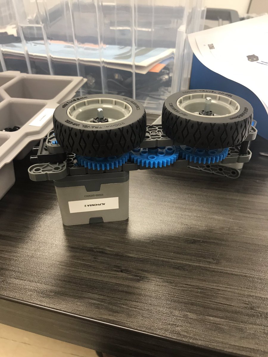 MsRicher44's tweet photo. โGirls who Botโ #vexIQ .... spent the morning building with @Ms_Rebelo. Only half way, but super excited to see it coming together #teachingpartner #greatminds #engineers Canโt wait to explore with the students! @stalphonsaDP https://t.co/WUM8YdqgEA