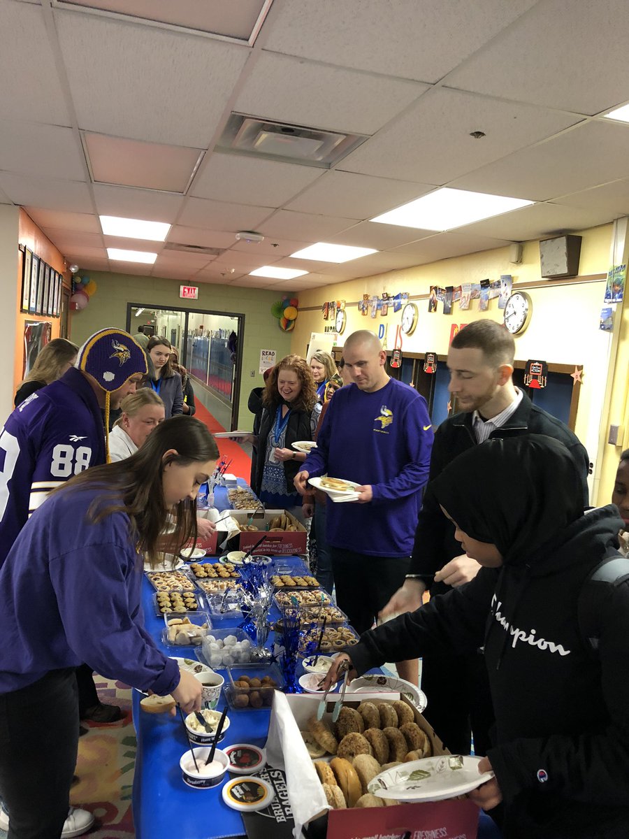 MPS_JusticePage's tweet photo. 88th Day Celebration—party at school, making learning fun, community matters  #adultSEL #ourhouse https://t.co/lfQ8Cp5QxV