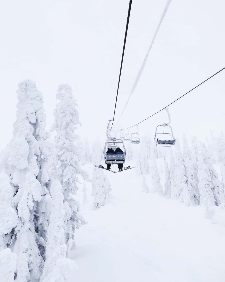 Je termine 4ème et 6ème sur ces deux étapes de coupe du monde de <a href="/BigWhite/">Big White Ski Resort</a>. Conditions difficiles, mais je suis satisfaite de ma façon de rider :) 
<a href="/legraB/">Allegra Rodriguez</a> <a href="/fissnowboard/">FIS Snowboarding</a> <a href="/EspritGlisse/">Esprit Glisse Caisse d’Epargne</a> <a href="/Snowleader/">Snowleader</a> <a href="/FedFranceSki/">FFS - Fédération Française de Ski</a> <a href="/Gendarmerie/">Gendarmerie nationale</a> <a href="/UvexWintersport/">Uvex Wintersport</a> <a href="/nideckersnow/">Nidecker Snowboards</a>