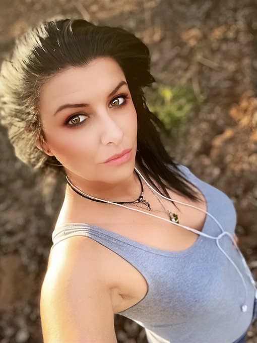 Here&rsquo;s me #2020 https://t.co/hSaVYUl2iV<a href="/tag/newprofilepic"class="tags"><span>#newprofilepic</span></a>