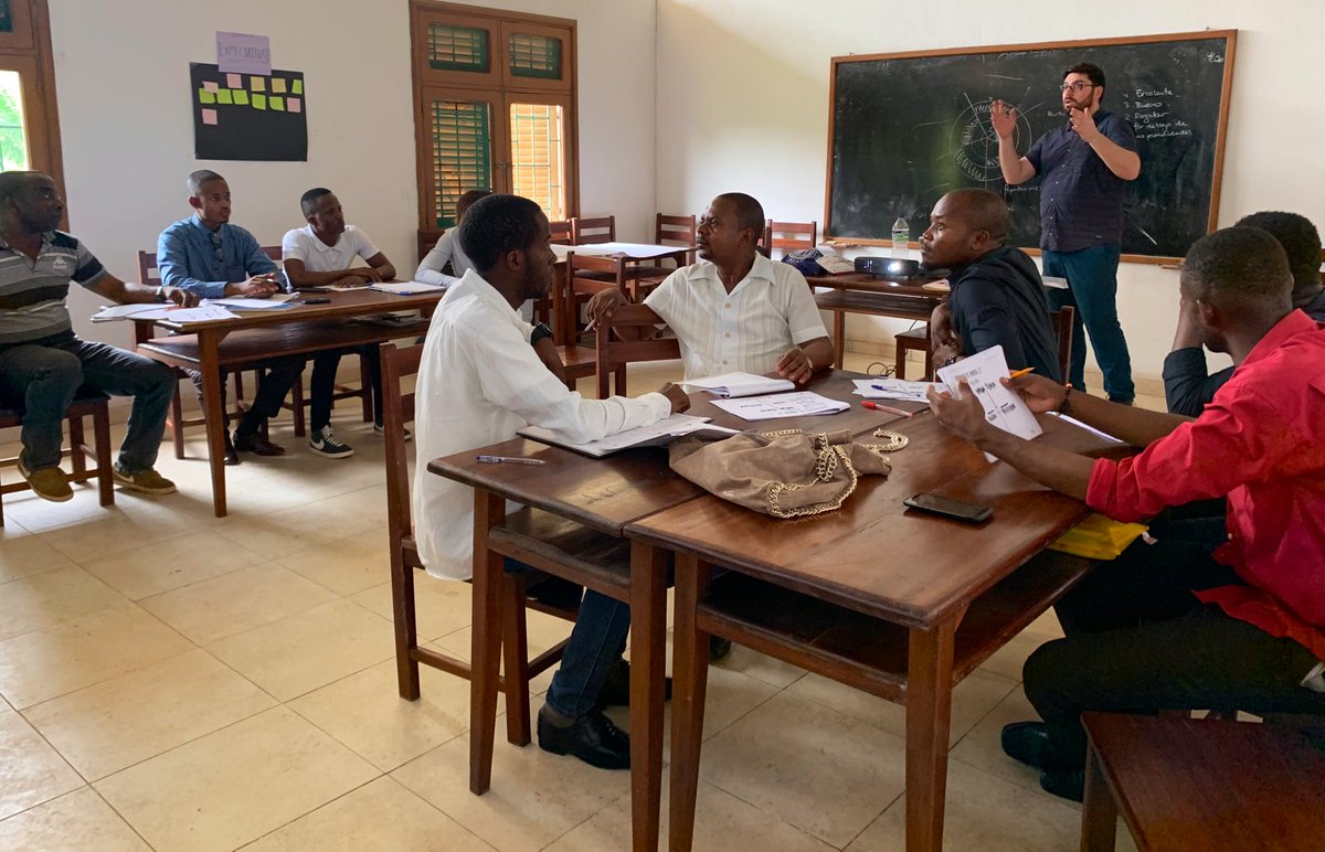 trilemaedu's tweet photo. Hoy en #Bata #GuineaEc prosigue la #FormacionDirectivos e iniciamos formación con #docentesEsba Buen trabajo! @ecatolicas https://t.co/zKRXZqeYQp