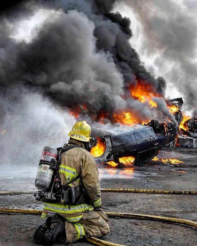 BomberoDesigns's tweet image. Great shot from @bullsfirefotos #bomberodesigns ・・・
Lone ranger #smfd #santamaria #santamariafire @santa_maria_firefighters_2020 #workingfire #wreckingyard #wegotthis #dirtyjobs #photo #photography #photographer #firephotography #lovewhatido #smokesh… ift.tt/2GKKtA9