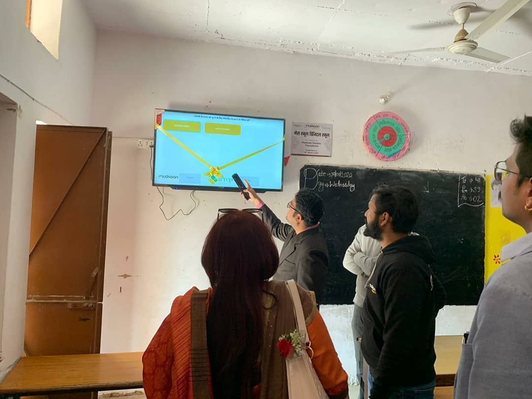 drriteshmalik's tweet image. It was an honour to launch Haryana's first digital govt school by @Muskaan_Dreams :) @innov8cowork #oyoworkspaces