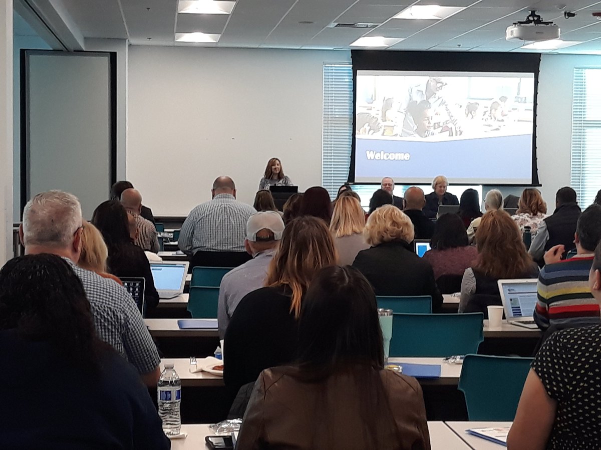 This is an image of the attendees at the workshop.