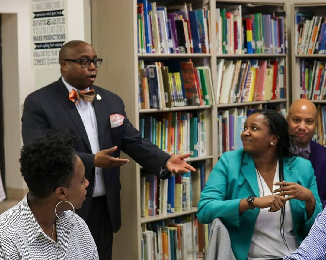 Superintendent Dr. Fitzhugh met with the Assistant Principals on January 28 at Forest Street Community School for their monthly meeting. During the gathering, the group toured the hallways of the upper-grades viewing instructional displays of student work.#GoodtoGreat #FROrange