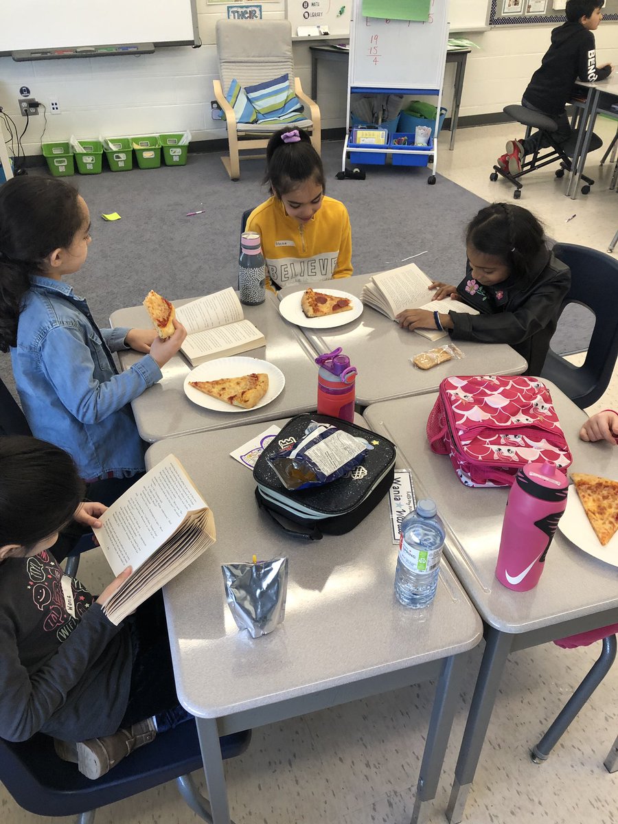mrskkennelly's tweet photo. “Let’s spend nutrition break eating pizza and reading @judyblume.” These Grade 3s love Fudge, Uncle Feather and the whole Hatcher crew! #doublefudge https://t.co/fmci6LkiOG