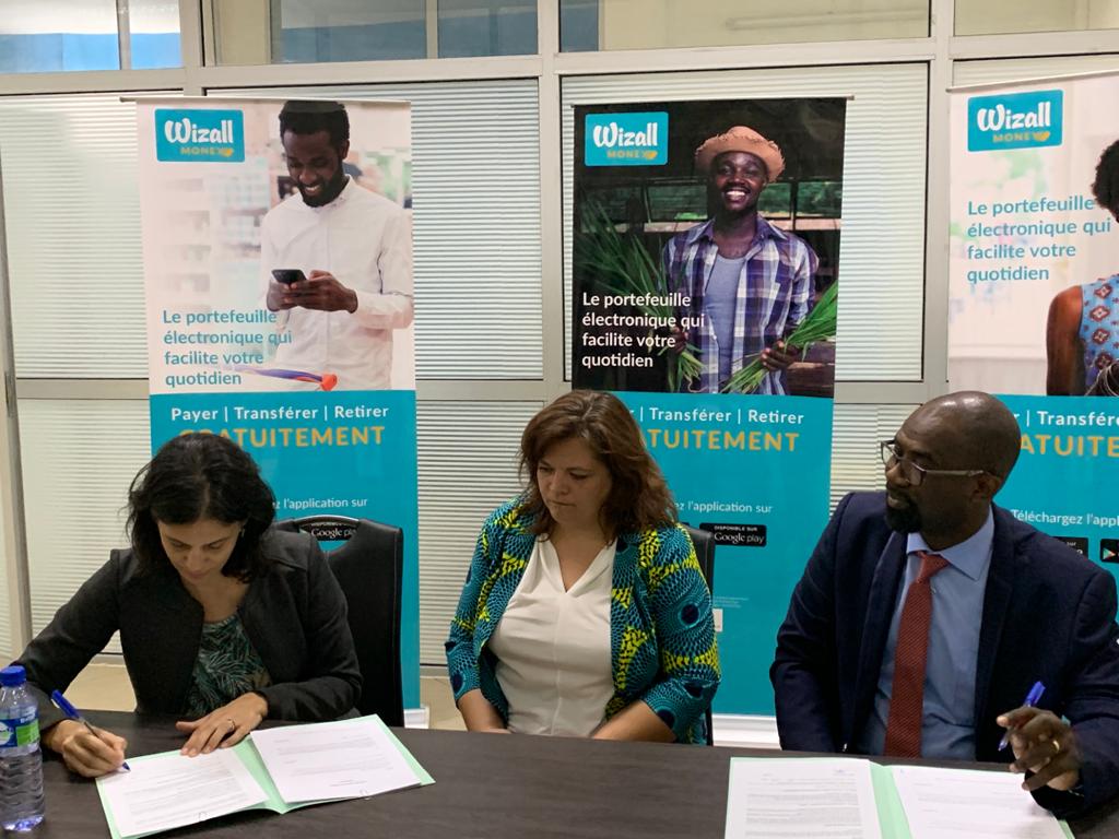 #BurkinaFaso  :  Wizall Money vient de conclure un accord de partenariat avec  la société Danoise Aarhus Karlshamn #AAK visant à digitaliser les transactions financières  auprès de groupement de femmes, au sein de la  filière du karité. 
#inclusionfinanciere
#Inclusionsociale