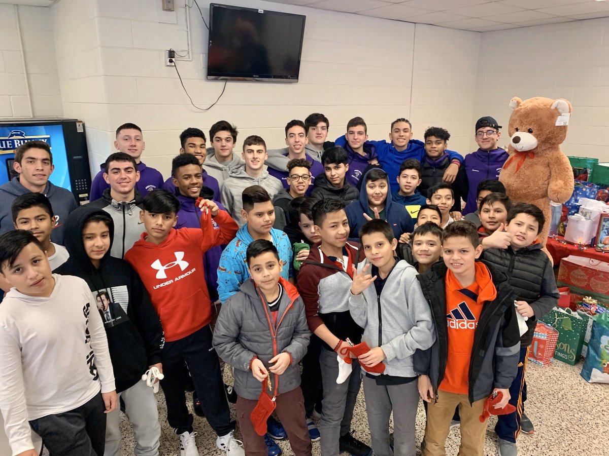 OCIAASports's tweet photo. @MWathletics_ Boys Varsity and JV Basketball worked two hours with Santa Helpers Program with Middle School ENL students. Great job team! #OCIAACommunityService https://t.co/LUqpv0pSX5