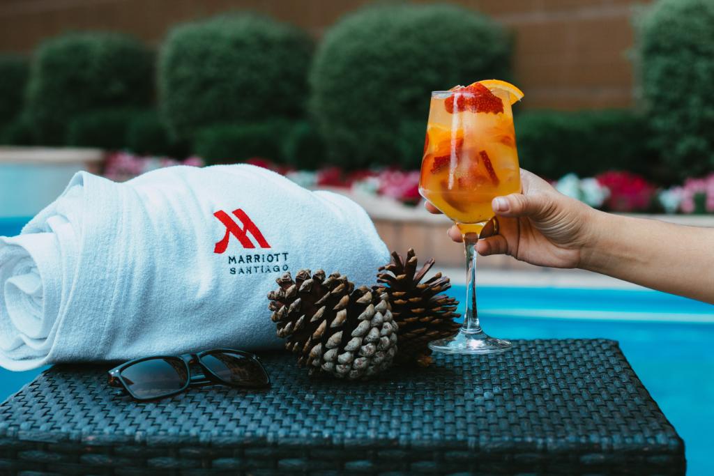 Piscina y cócteles, la mejor combinación para este verano.