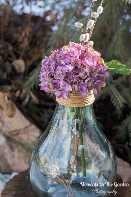 MomentsintheG's tweet photo. Wishful thinking.  Adding a Spring touch with Spanish glass container with pussy willow and silk hydrangea.  #lookingforwardtospring #springdecor #spanishglassvase #pussywillow #silkhydrangea #momentsinthegardenphotography https://t.co/Ui7K6NaRt2