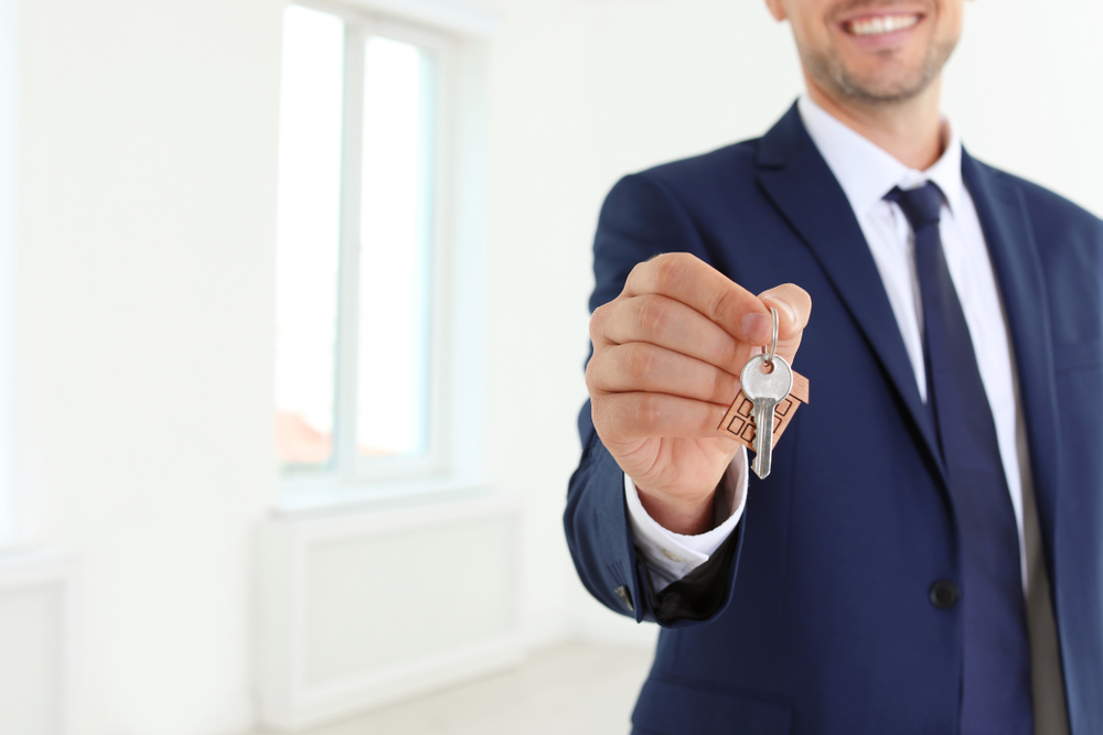 JSaputellirlty's tweet photo. The best feeling ever! With my help, finding your dream office building is a breeze! Contact me at 215-740-1457 or jsaputelli01@gmail.com https://t.co/x1rq6uoFWa