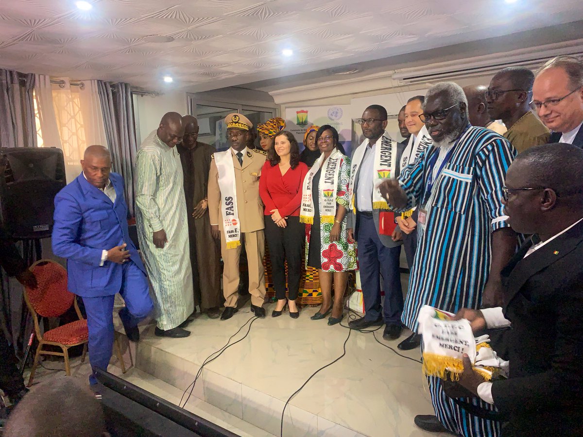UNFPASenegal's tweet photo. Madame @CecileZ9 Représentante @UNFPASenegal est nommée citoyenne d’honneur de la mairie de Fass Geule Tapée Fass Colobane #OneUNSenegal https://t.co/DO9Jt29ix8