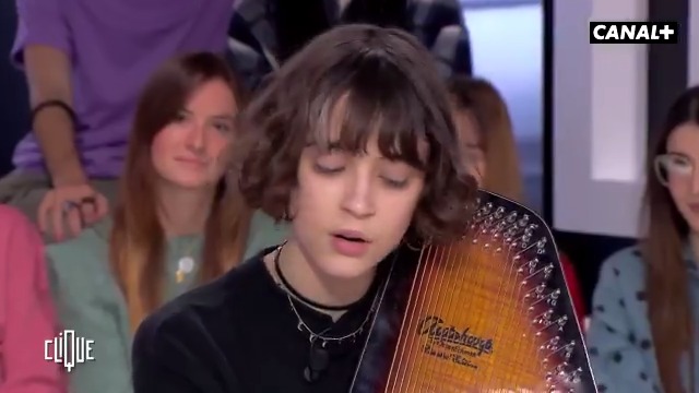 フランス人歌手が歌う千と千尋の神隠しの主題歌が素晴らしい 話題の画像プラス