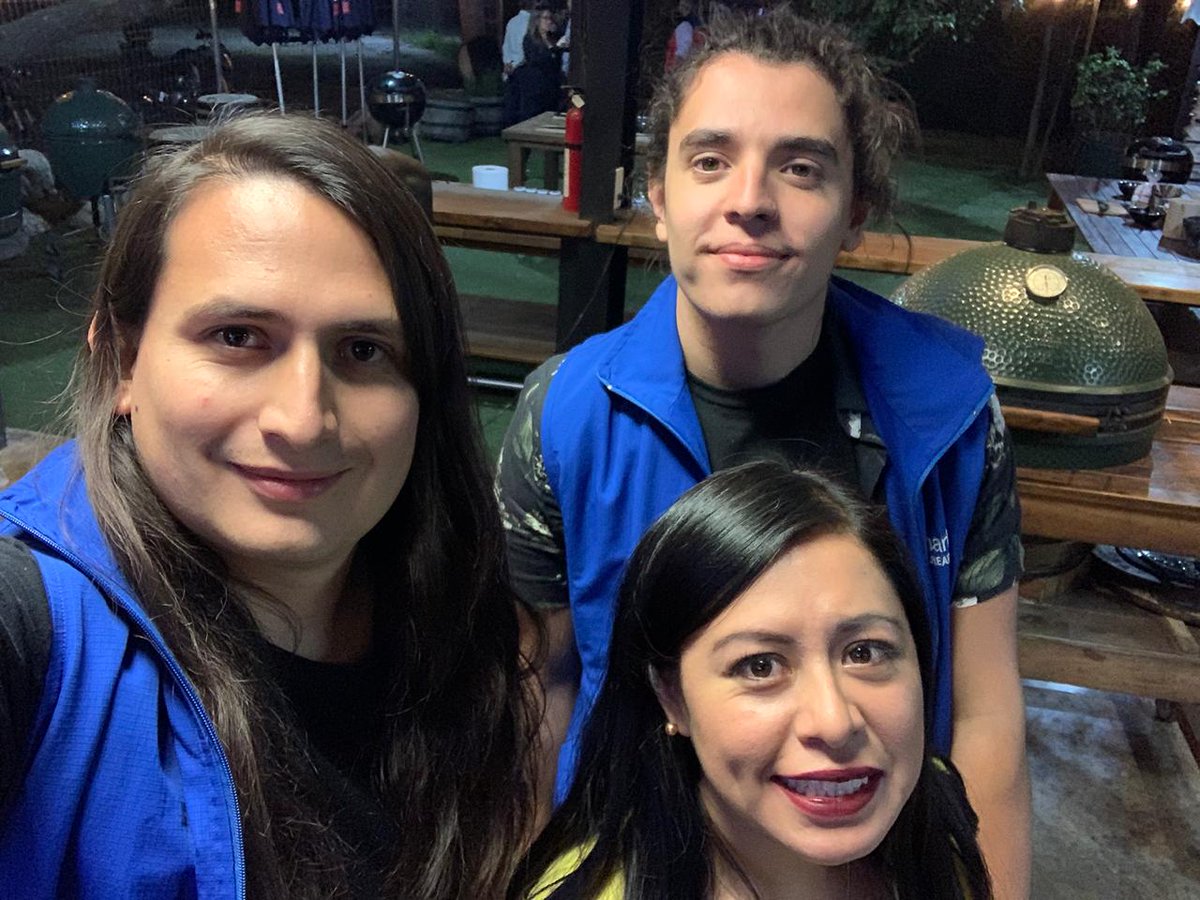 SomosComarka's tweet photo. ✈️ ¡El #TeamComarka en acción!
Primera parada de la semana: 📌 #Monterrey. 📷☑️
No puede faltar el toque azul de #Comarka en los eventos de nuestros clientes. 🌎✈️ https://t.co/shlSzWnQtc