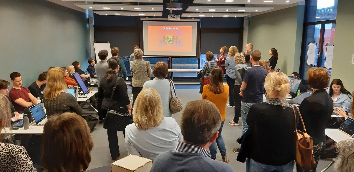 Wat een dag @FontysSpot. Studenten hele dag in de spotlight met hun werk #wijzijnfontys #healthtec