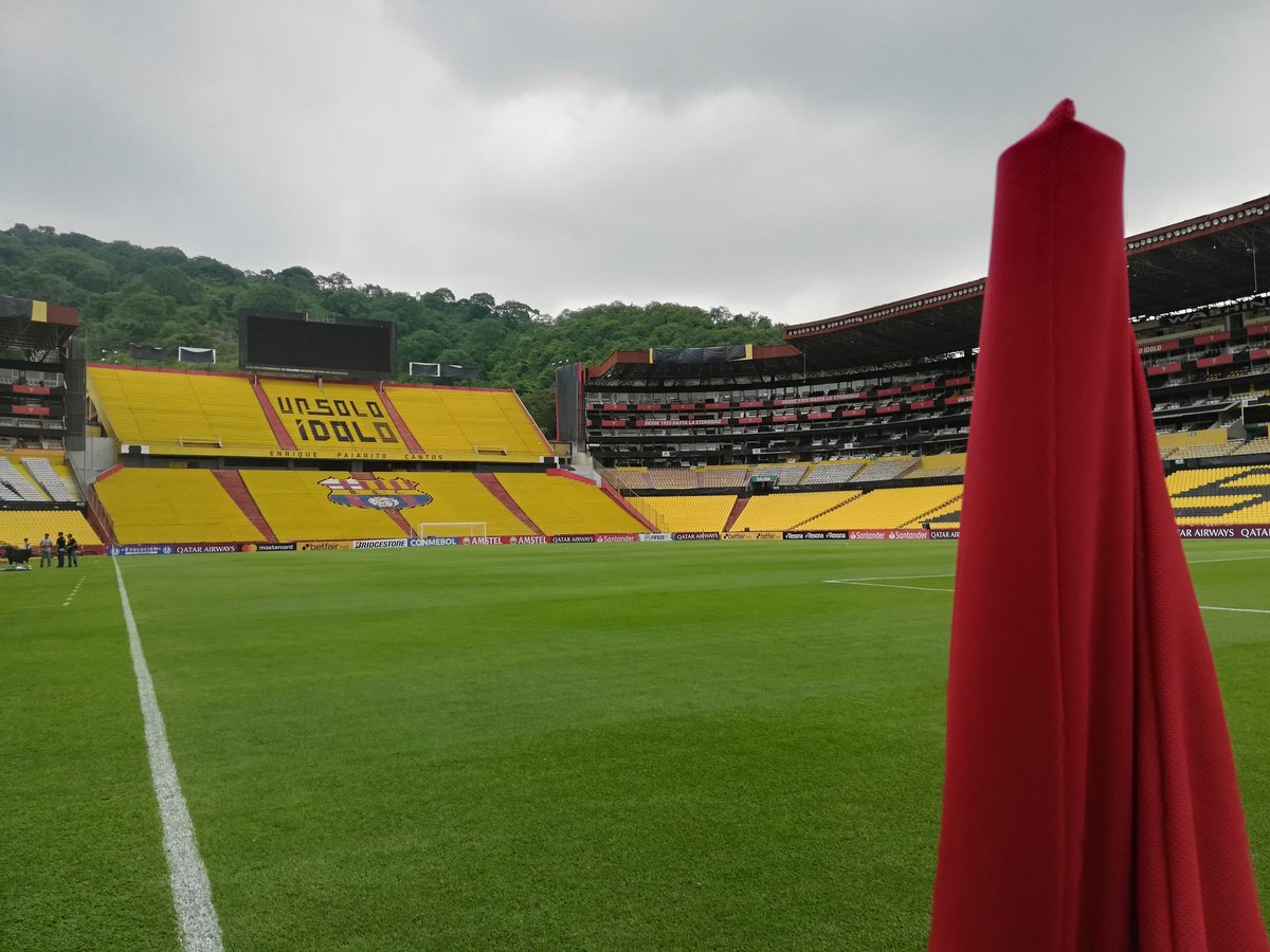 ProgresoOficial's tweet photo. Felicitaciones a @BarcelonaSC por las condiciones de su Estadio 🏟. Realmente hermoso, un placer tener el desafío de jugar acá.

¡Estamos prontos!

No termina hasta que termina... 

#SoyDelGaucho #SomosBarrio #JuegaProgreso https://t.co/q42cBaA1fd