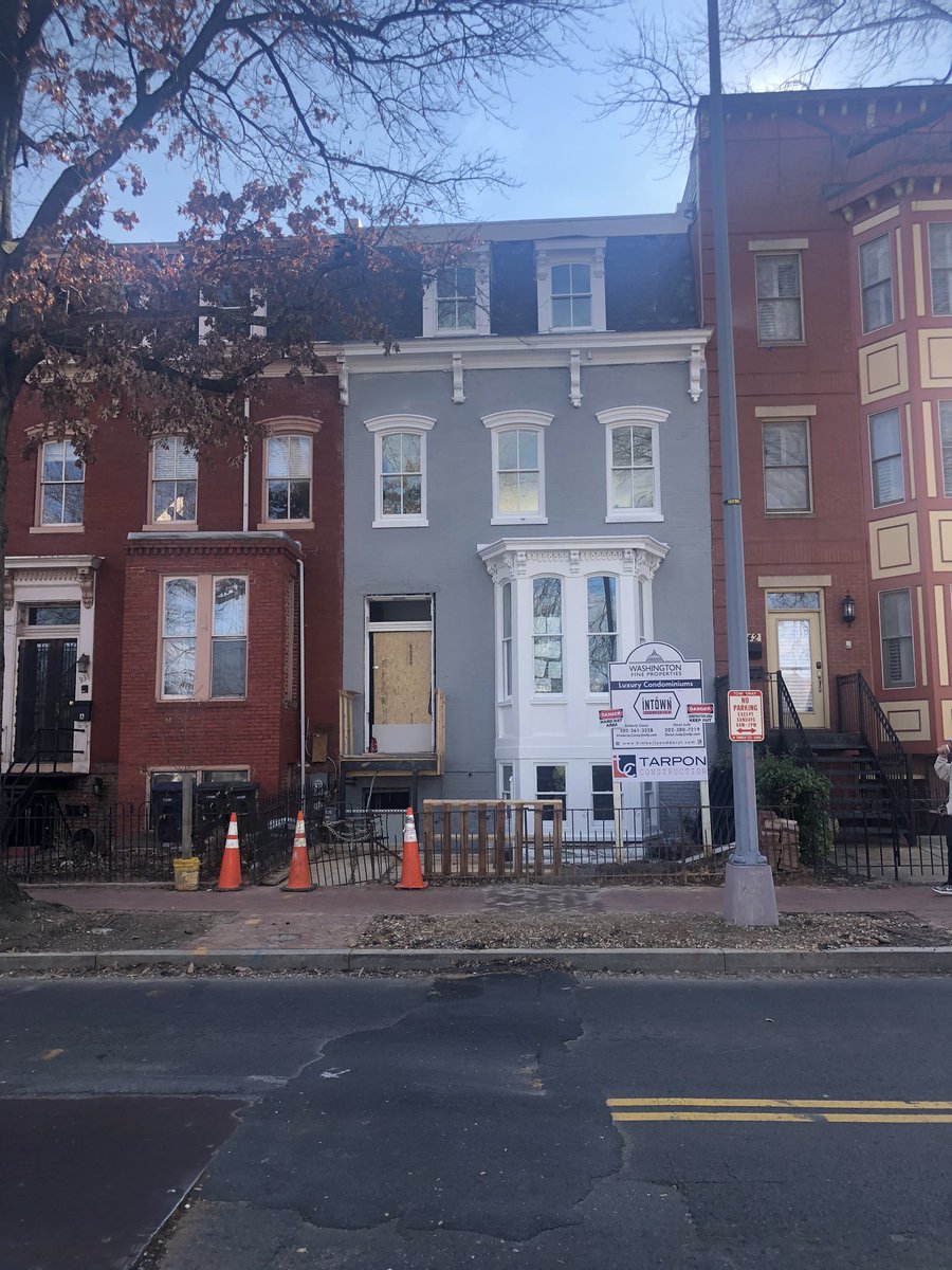 ShawRez's tweet photo. Another beautiful renovation on P Street, this one in the 900 block. Luxury condo conversion. This place used to be in rough shape & covered in formastone. #shaw #shawrealestate #condoconversion https://t.co/qN2EPED6xy