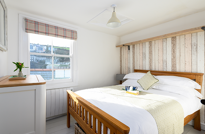 AspectsHolidays's tweet photo. New property! Set in the heart of Mevagissey, Tern Cottage is fitted with unique, handmade furnishings and a well-equipped kitchen. Welcoming dogs and ideal for small families, this gorgeous cottage is the perfect base to explore Cornwall from! More: https://t.co/moR81f3UlM https://t.co/eIL1z3Xc9o