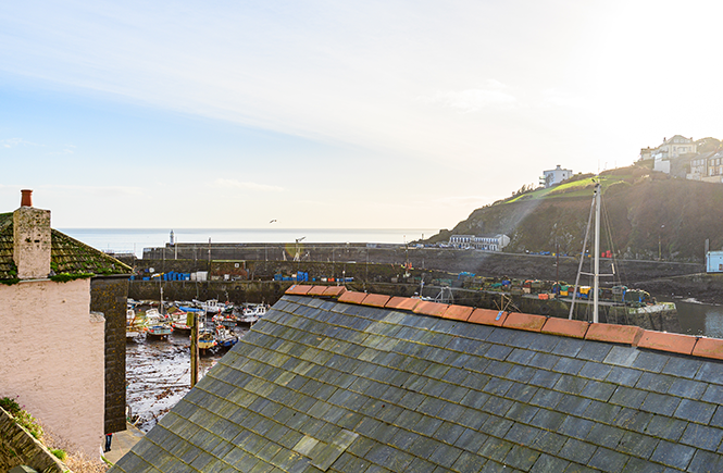 AspectsHolidays's tweet photo. New property! Set in the heart of Mevagissey, Tern Cottage is fitted with unique, handmade furnishings and a well-equipped kitchen. Welcoming dogs and ideal for small families, this gorgeous cottage is the perfect base to explore Cornwall from! More: https://t.co/moR81f3UlM https://t.co/eIL1z3Xc9o
