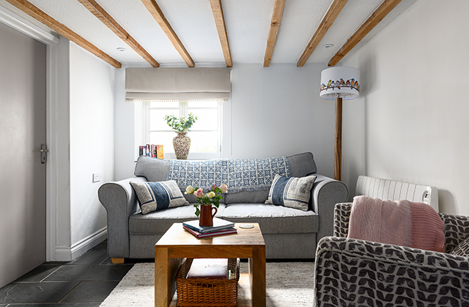 AspectsHolidays's tweet photo. New property! Set in the heart of Mevagissey, Tern Cottage is fitted with unique, handmade furnishings and a well-equipped kitchen. Welcoming dogs and ideal for small families, this gorgeous cottage is the perfect base to explore Cornwall from! More: https://t.co/moR81f3UlM https://t.co/eIL1z3Xc9o