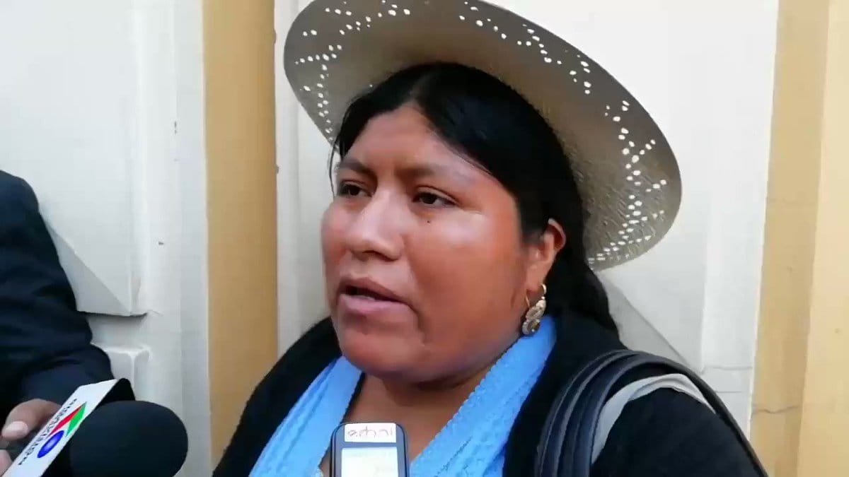 CarmenEGonzale2's tweet photo. Tienen una cita con justicia...
#LaPaz
Juanita Ancieta, exejecutiva de las "Bartolinas", tiene orden de aprehensión por el #CasoFondioc, informó el director del Fondo Indígena, #RafaelQuispe. https://t.co/FBiDXSfaVa