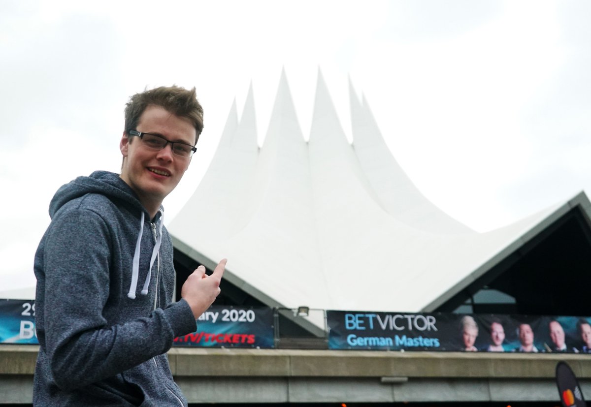 #SnookerTableTalk on tour...

Shaun Murphy &amp; <a href="/SwissNR1/">Alex Ursenbacher</a> will be joining @KieranJPoole at the <a href="/tempodrom/">Tempodrom</a> this evening; for the first time, our official podcast will have a live audience! 

If you're heading to this picture-perfect venue, it kicks off at 6.45pm 😉 #BVEuroSeries