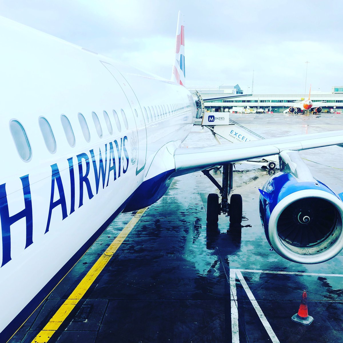 MANCTHEATRICAL's tweet photo. @LondonPalladium @MANCTHEATRICAL has flown down from #MANCHESTER to see @Madonna tonight. It will be EPIC !!!!! @britishairways #LONDON #VOGUE #MUSIC #MADONNA #SLOWDOWNPAPI https://t.co/4FiciCpaDY