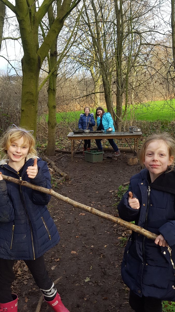 BranchingOutUH's tweet photo. Lots of different activities for Cherry class to choose from in forest school today, and lots of fun to be had. @UptonHeathCE #forestschool https://t.co/rAv3Tt6uRt