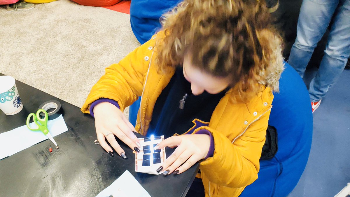 stemkidsnyc's tweet photo. Our Engineers at @hourchildreninc started their series on circuits and made their first circuit with conductive tape, a coin battery, and an LED! #stemkidsnyc #EngineeringIsForGirls https://t.co/vOVFju5tlk