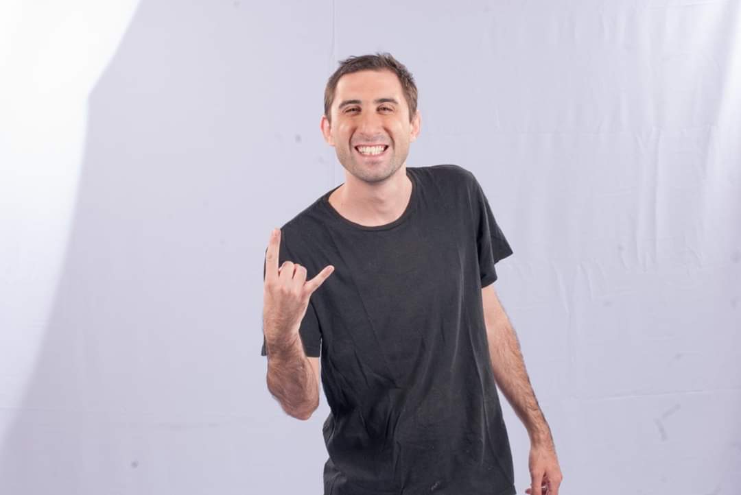 EstacionSur917's tweet photo. #AHORA| #Musica 🎶| Nos visita nuestro columnista @matibonadeo con toda la actualidad del mundo musical.
#ConLasPatasEnLaFuente ⛲🦶🏼 https://t.co/D90TiZFp8W