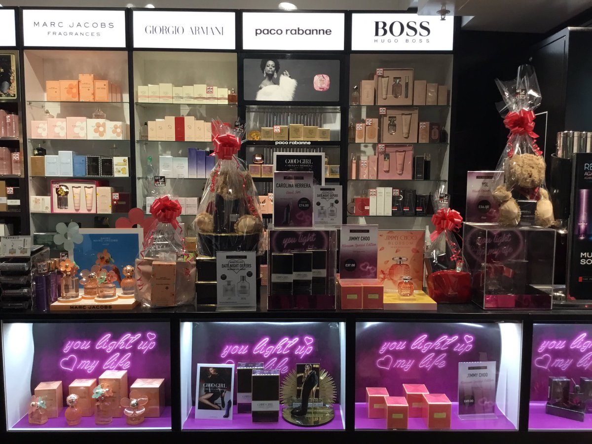 TPS_Hempstead's tweet photo. Come down today to try our new fragrances for your loved ones for valentines day❤️❤️🎉 and pick up a ready to go cello wraps🥰 #armani #carolinaherrera #montblanc #gucci #marcjacobs #ysl #jimmychoo #dior @KimLangleyTPS @TpsHempstead @TPSPeople @michelle_tyson1 @gillgsmith 💐🌷🎉 https://t.co/JTmViuAwNS