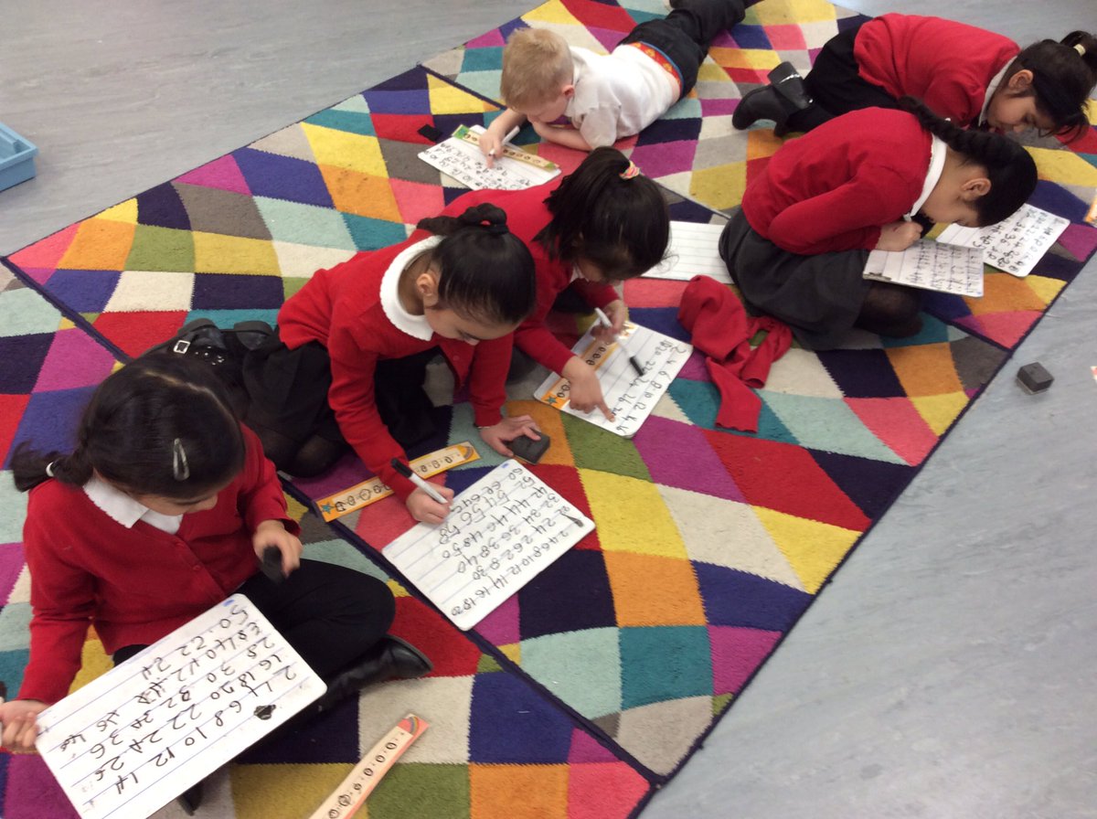 MissHPatelKMPA's tweet photo. Kingfishers are learning to count in 2s @kestrelmead https://t.co/VjWYrjdUfe