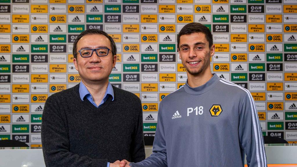 TobiShina's tweet image. We keep buying and i'm loving it. #TalkingWolves wolves ay we 👍.