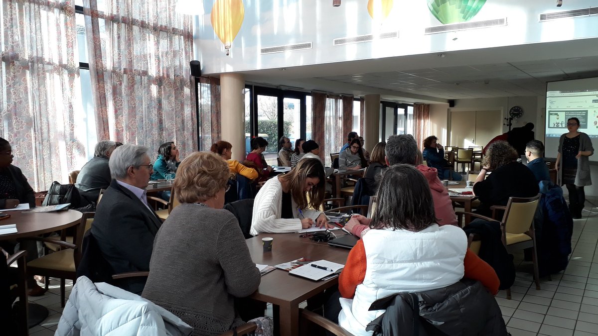 TomR_ANCV's tweet photo. La @Cnav_actu IDF et l'@ANCVacances sont actuellement à Domont (95) avec des porteurs de projets du département pour parler lutte contre l'isolement des retraités et présenter "Seniors en Vacances".
#ANCV #CNAV #PRIF #SeniorsEnVacances #VacancesPourTous #BienVieillir #Domont https://t.co/sZWwIZEheR
