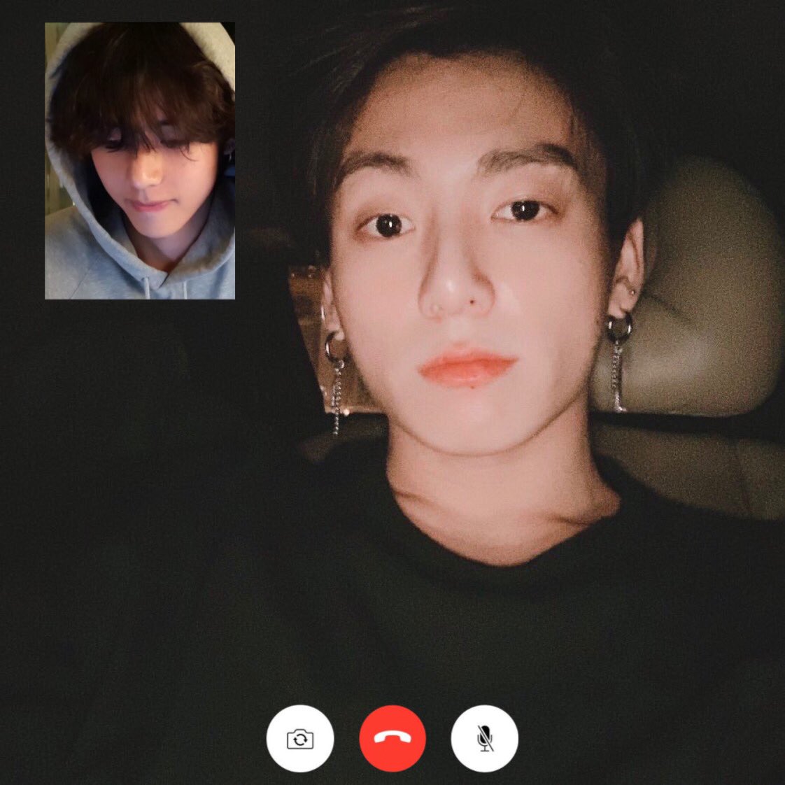 naeomma's tweet photo. “เมื่อคืนไปไหนมาครับ”

“เปล่า”

“บอกว่าไปทำรายงานบ้านเพื่อน แล้วทำไมเช็คอินร้านเกม”

“ก็ทำรายงานในร้านเกมไง”

“เจี๊ยบ อย่าโกหกพี่” https://t.co/MMo4sWIZmh
