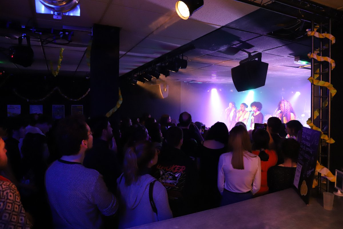 109Montlucon's tweet photo. 📷 Retour en images sur LEM'On Rock #9 🍋 de Jeu. 23 Jan. 2020 au 109, Le Guingois. Soirée organisée par les élèves de l'option #musique du Lycée Madame de Staël de Montluçon, riche en émotions, en mignonneries et pépites musicales 🤗🥰😎 
+ de photos 👉 https://t.co/57tcJ7reHS https://t.co/Y7BtX55vo8