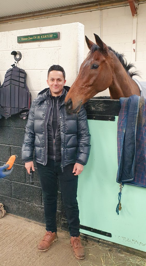 Legends don't come any bigger than this lad, Un De Sceaux the horse of a lifetime. What a champion!! 😍 🌟
