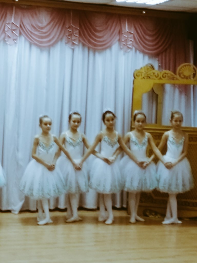 lara0061's tweet photo. В ГБОУ ШКОЛА 1582 ОДО 4 прошёл концерт Школы искусств Тутти. Фея Музыки рассказала детям о придворных музыкантах и танцорах. Спасибо за сказку! https://t.co/foZ83Yuox4