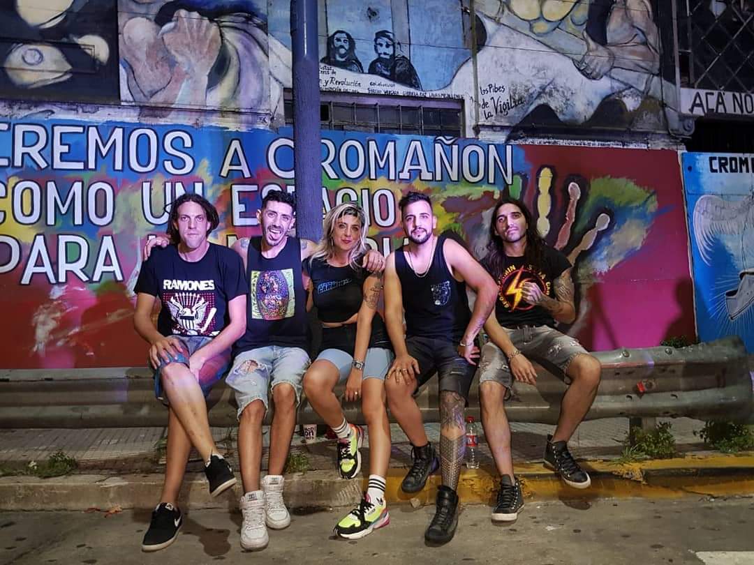 EstacionSur917's tweet photo. #AHORA| #Musica 🎶| Estamos en comunicación con Analía, integrante de @sedacarmin, por su presentación en el @Cosquin_Rock el 9/2 🎸
#ConLasPatasEnLaFuente ⛲🦶🏼 https://t.co/IPBoCWb9yf