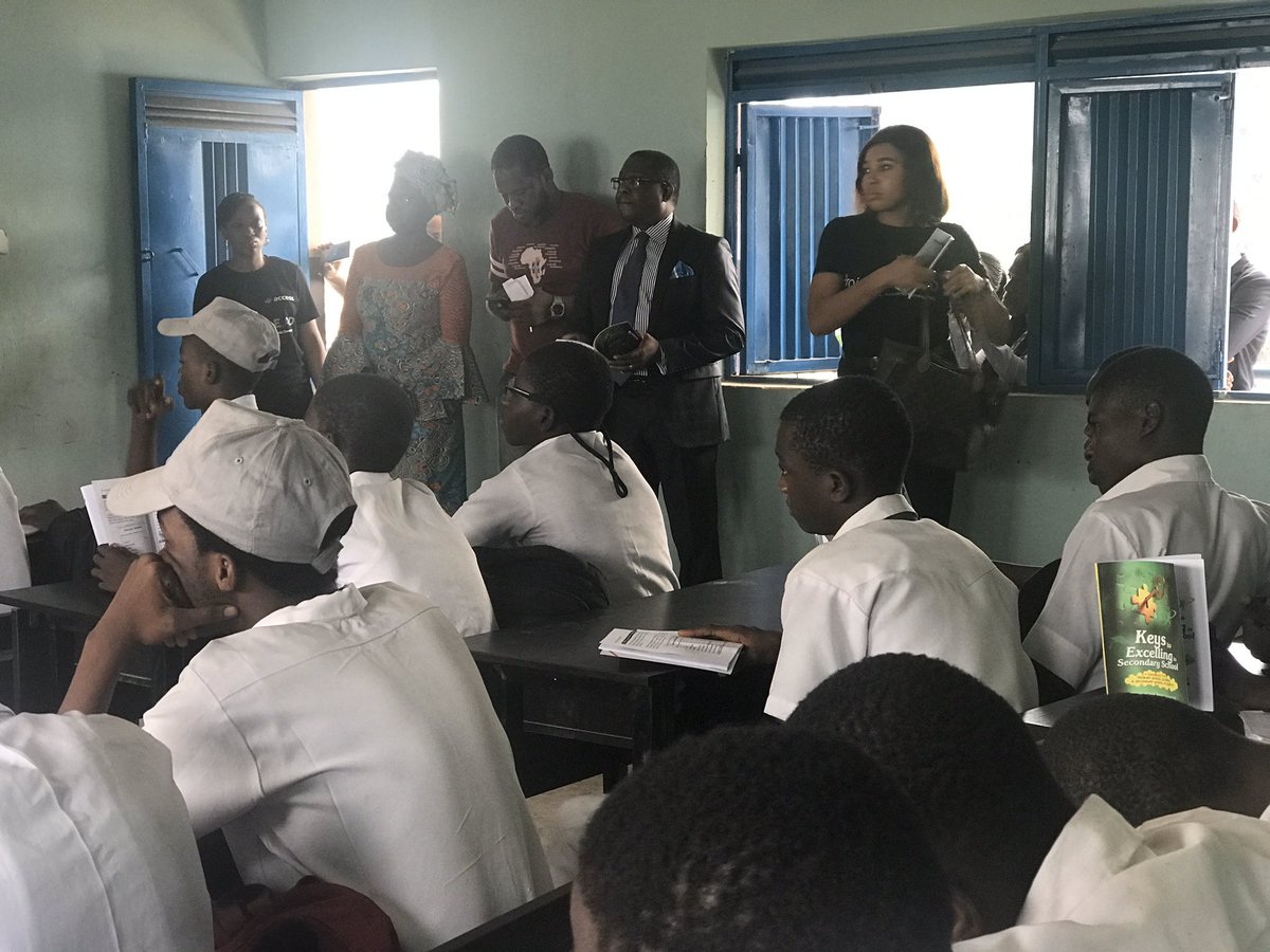 CeeOgbonnaya's tweet photo. Learning about goal setting and time mgt. with the young adults and the Executive Director, Retail Banking - Victor Etuokwu.
#EmployeeVolunteer
#RBDProjectLEAD
#AccessBank
#BeSMART https://t.co/7NCWyLjJcB