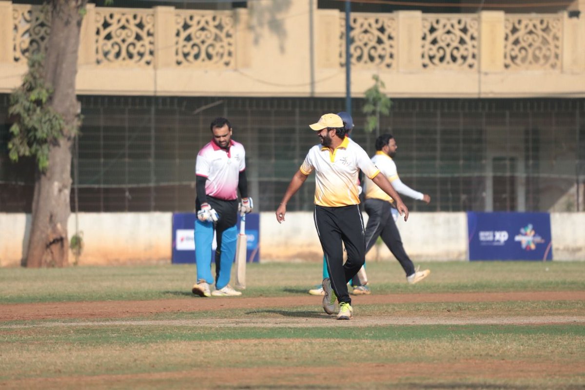 Mumbai_Games's tweet photo. Cricket makes a lot of people happy. Name one sport that you are never tired of playing.🏏 

#KhelnaHai #MumbaiGames #Cricket #WednesdayThoughts https://t.co/4Ol1eEzJyt