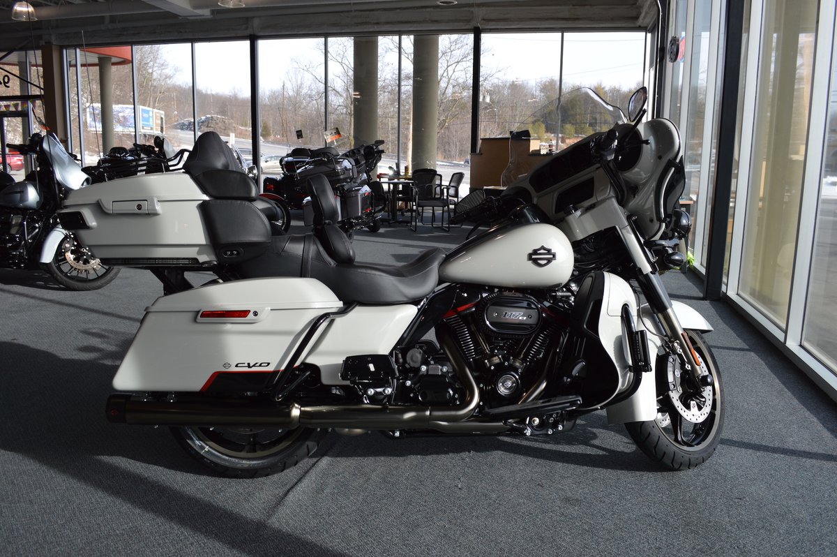 WoodstockHarley's tweet photo. We can make it #rain CVOs...
Stop by to checkout the #2020harleycvo lineup!
#cvolife #customvehicleoperations #harleydavidson #woodstockharley #cvostreetglide #cvoultralimited #2020cvo #2019cvo https://t.co/ECUBQRO2Op
